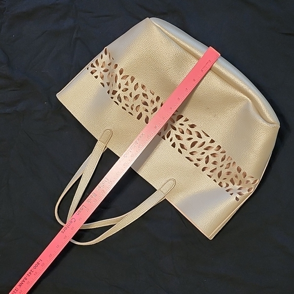 Generic Tote - Picture 2 of 5